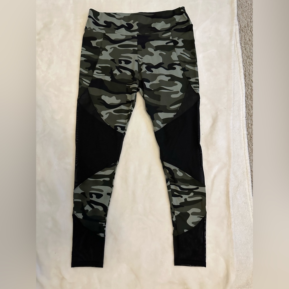 Camo leggings